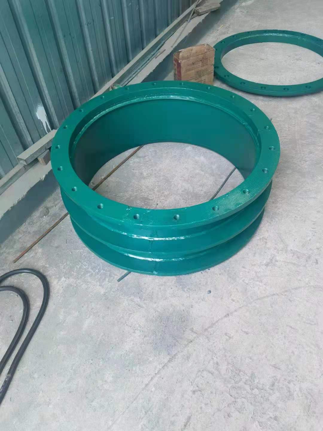 �A(y��)�񴩉����Է�ˮ�׹��m���ڹܵ�����̎